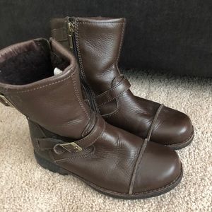 Ugg Brown Leather Ankle Boots